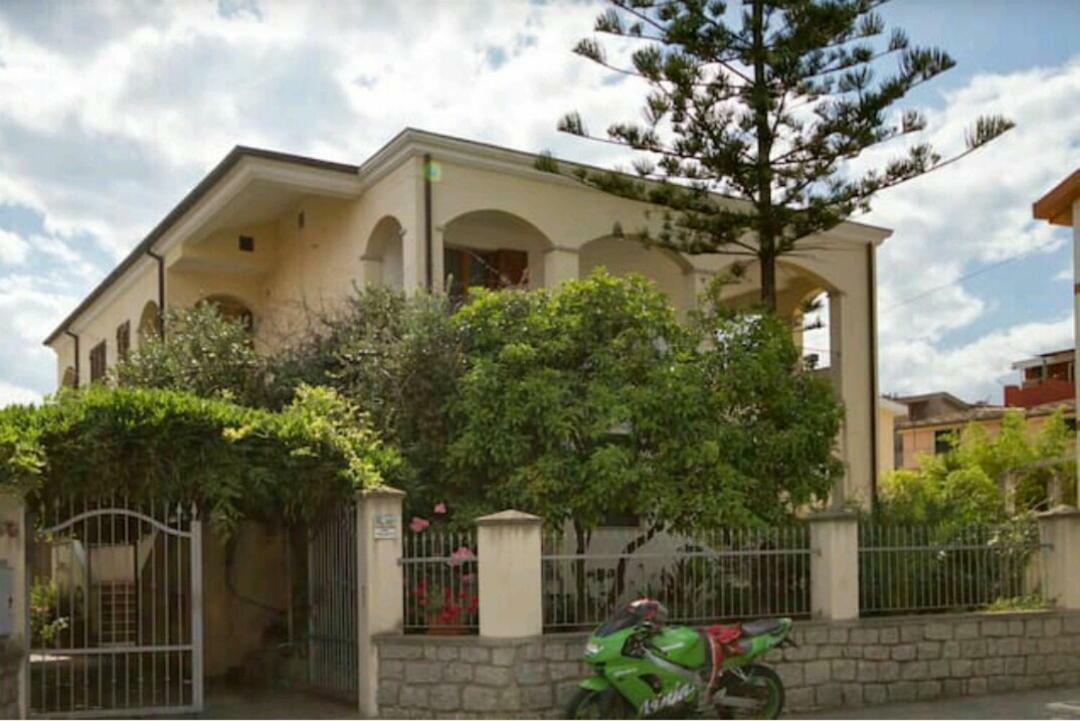 Il Comandante Villa Santa Maria Navarrese Luaran gambar